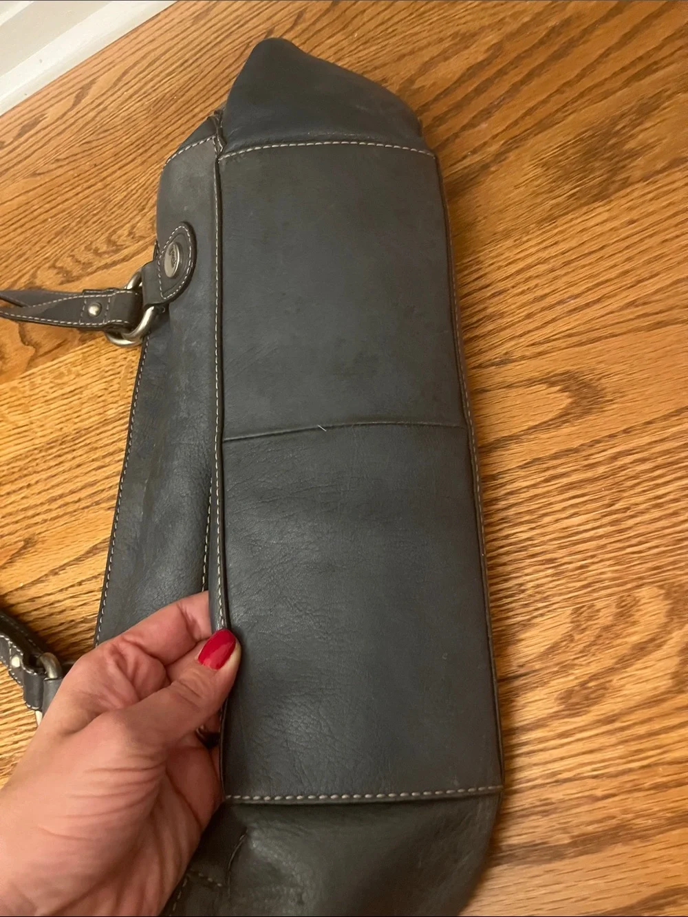 Vintage Fossil leather east-west shoulder bag